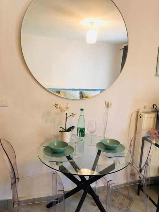 Cosy Studio Design With Modern Bathroom Vaureal Екстериор снимка